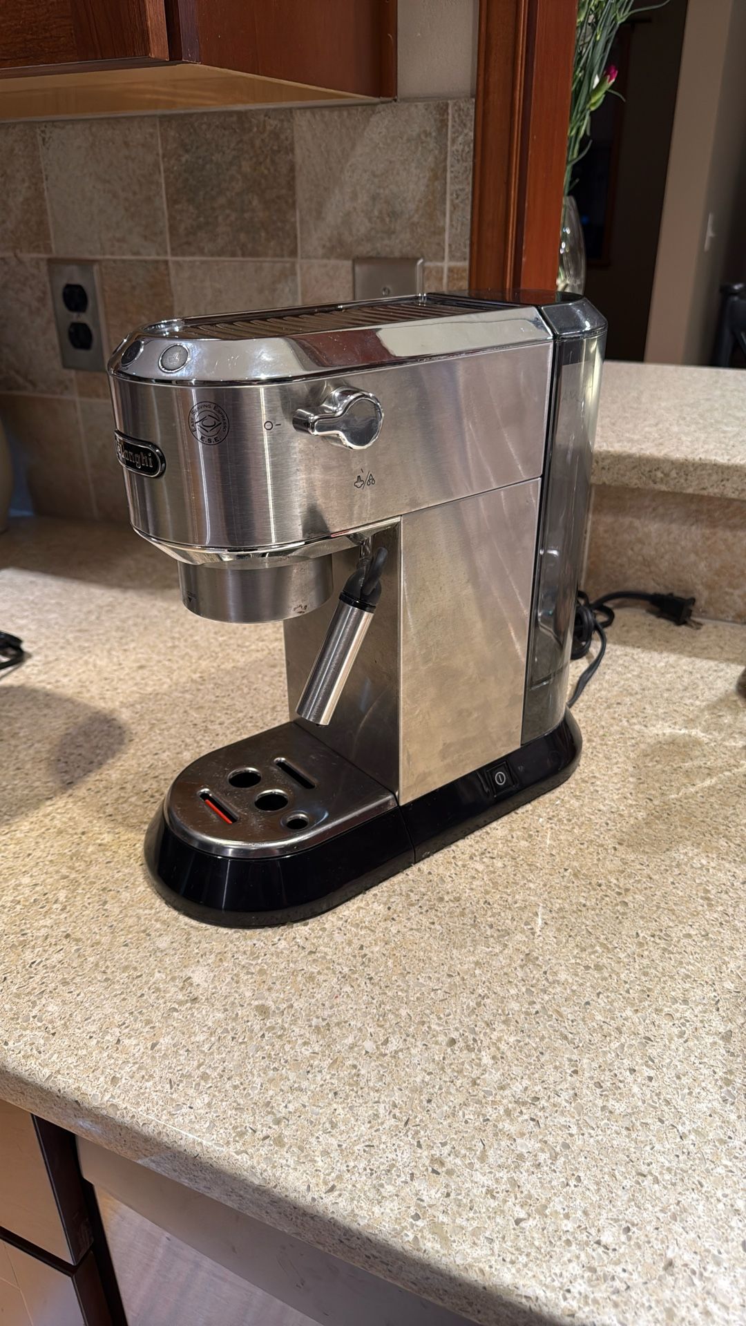 DeLonghi EC680M espresso machine Stainless Steel &coffee Grinder