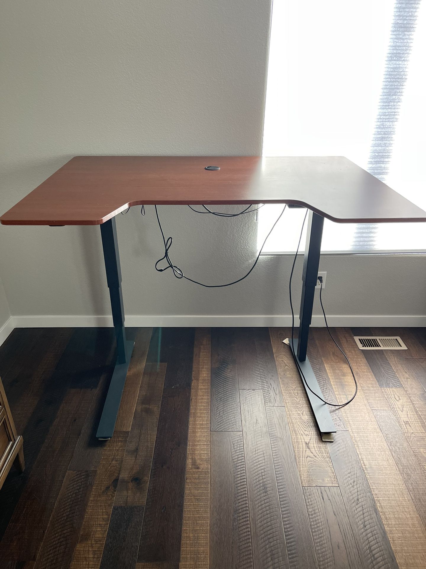 SPFE Electric, Motorized, Adjustable Standing-Desk