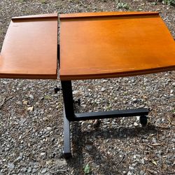 Adjustable rolling laptop table / side desk