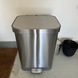 Glad Foot Push Trash Can