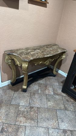 4 Living Room Tables
