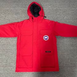 Canada Goose Men’s Size M Coat