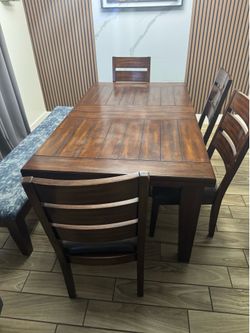 Comedor Ashley