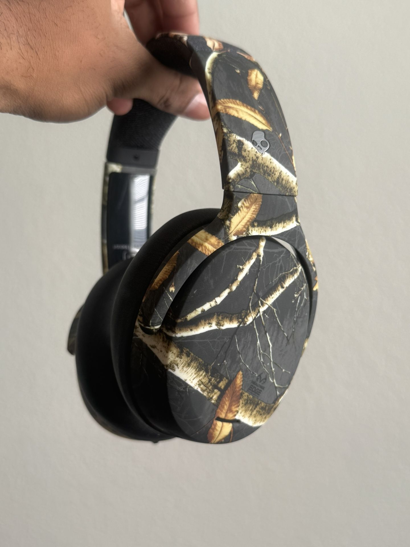 Skullcandy Crusher Real Tree ( New In box, $250 )