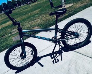 BMX Mongoose L20 (look at the whole description!)