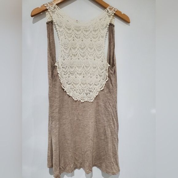 BELLA Boho Crochet flowy waterfall Vest size Small tan & cream