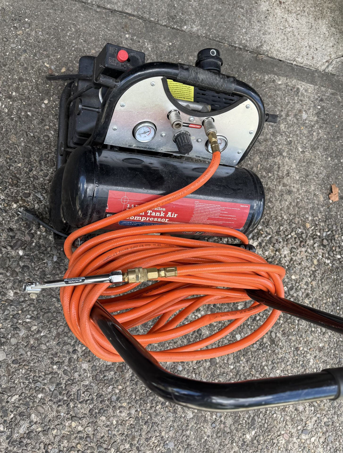 "STRIKE FORCE" 3.5 HP 4.6 Gallon Twin Tank Air Compressor.