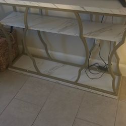 Console Stand 
