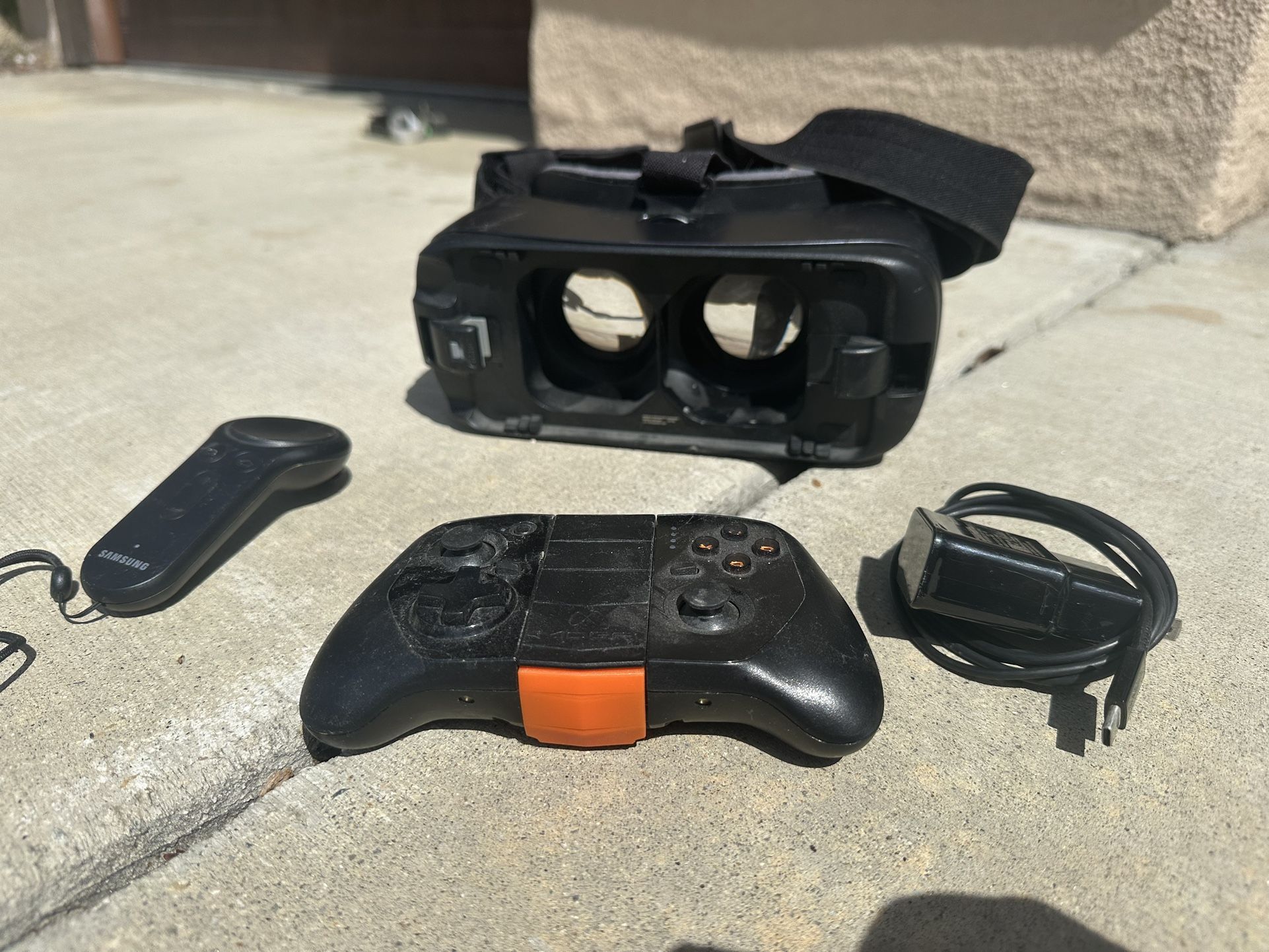 GearVR Oculus With Accessories 