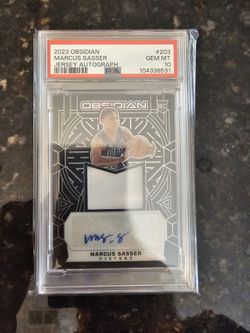 2023 OBSIDIAN MARCUS SASSER JERSEY AUTOGRAPH PSA 10 (POP 1)