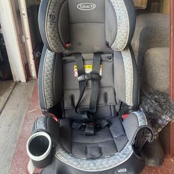 Car seat/booster 