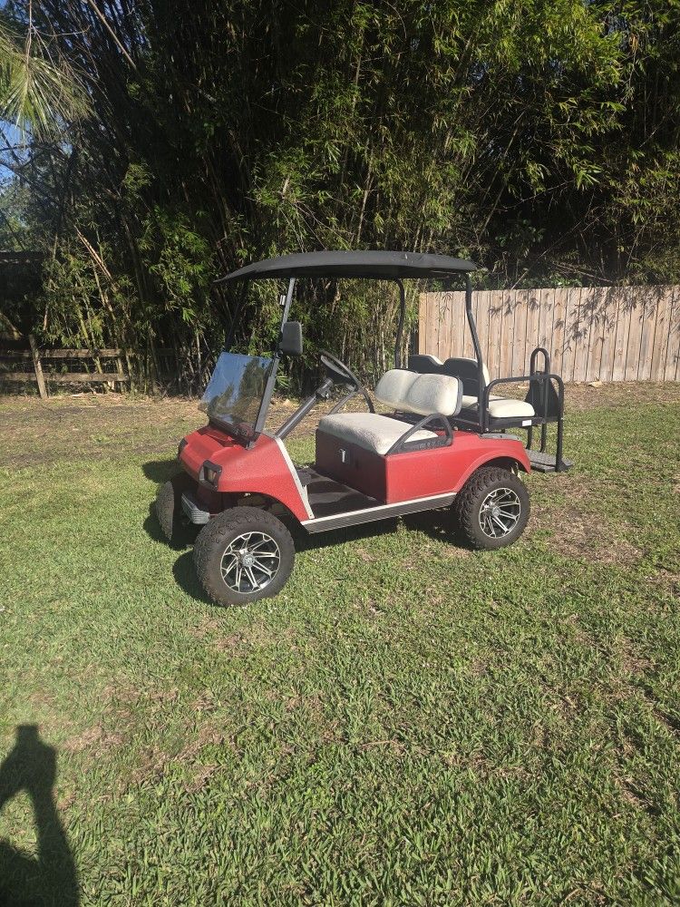 Club Car Golf Cart, 20 Mph. 48 Volt System Rums Great