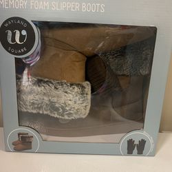 Women ‘s Memory Foam Slipper Boots W/ Touch Screen Gloves (L) Size 10-11