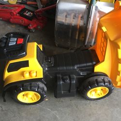 A kids car with sound $25