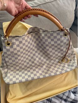 Louis Vuitton purse