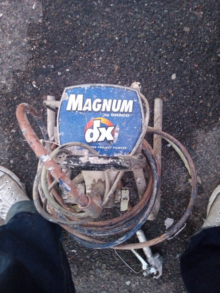 AIRLESS SPRAYER GRACO MODEL MAGNUM DX SPRAYER. GRACO MAGNUM DX SPRAYER