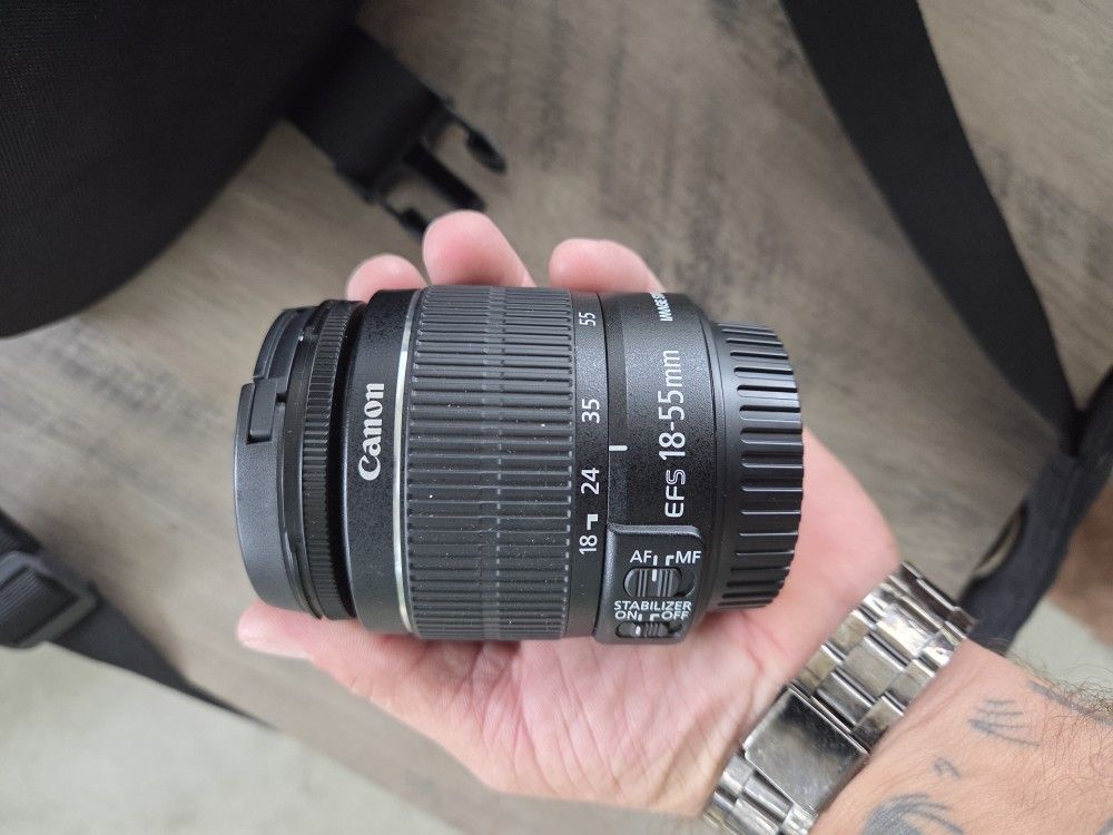 Rebel T7 With Bag and Lens