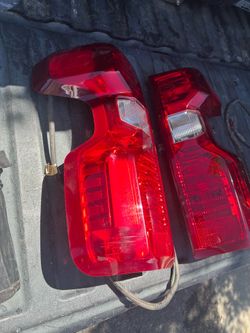 2020 Chevy Silverado tail lights none. LED. 2020 Chevy Silverado tail lights none. LED.