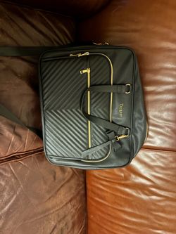 New woman’s leather laptop bag
