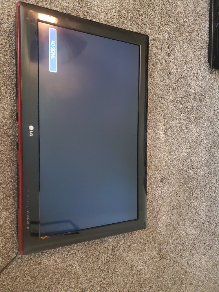32 Inch  LG TV With Stand And Remote