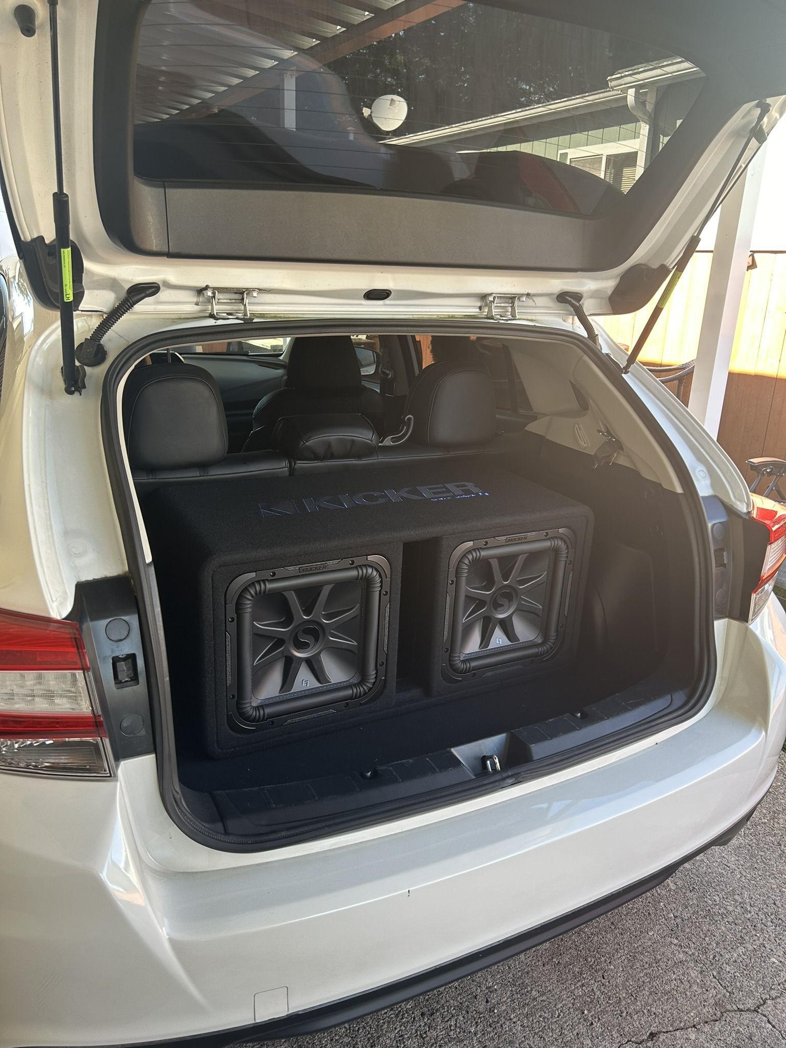 Kicker Dual L7 Subwoofer and Kicker Amplifier