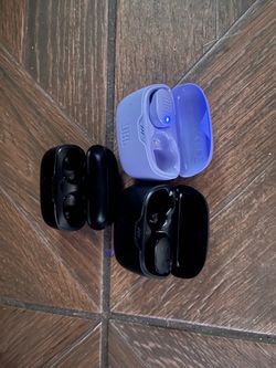3 JBL Tune 130NC True Charging Case