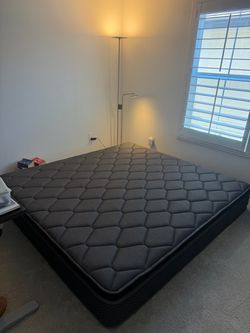 Black Hybrid King Size Mattress (pickup only)