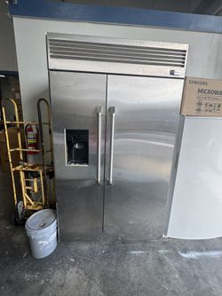 Refrigerator Built In 
