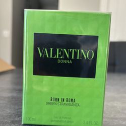 Valentino green stavaganza