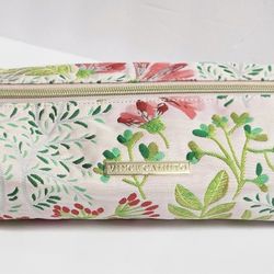 VINCE CAMUTO FLORAL HOT TOOL TRAVEL BAG- BRAND NEW WITH TAGS
