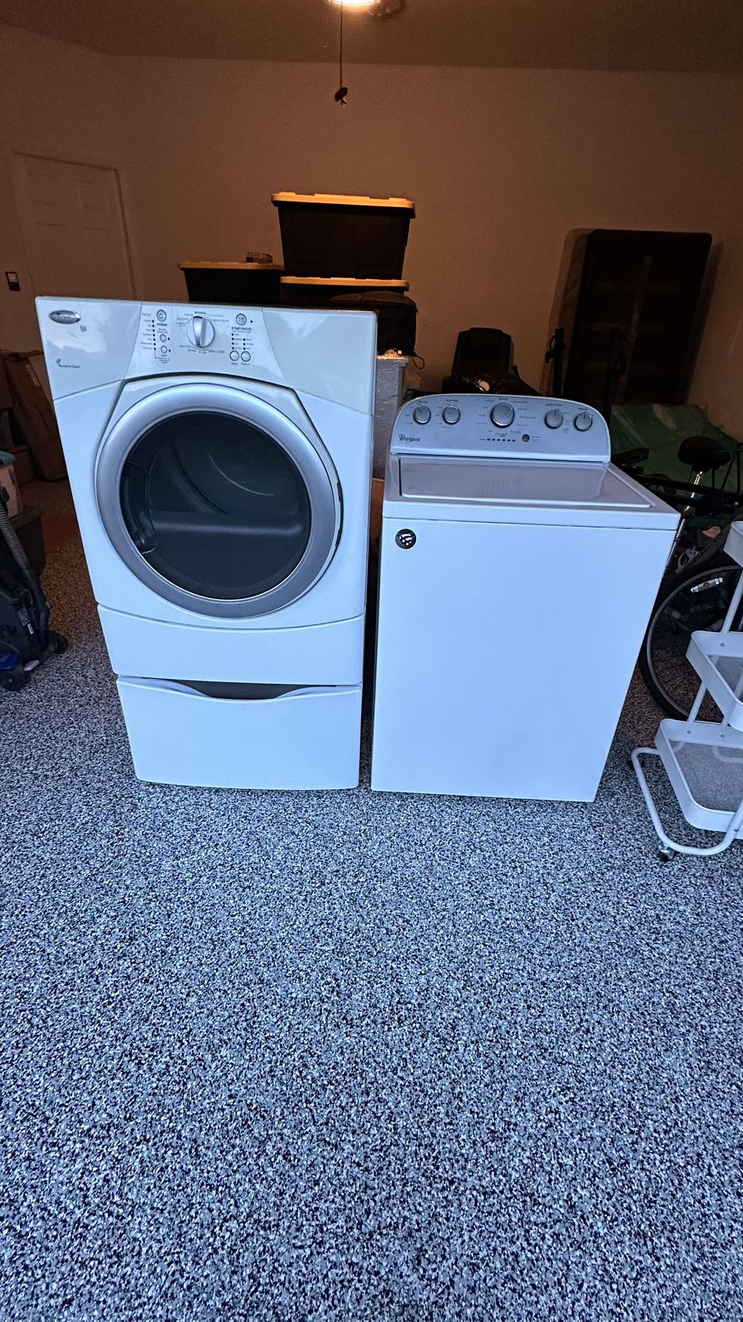 Whirlpool Washer & Dryer Set- White