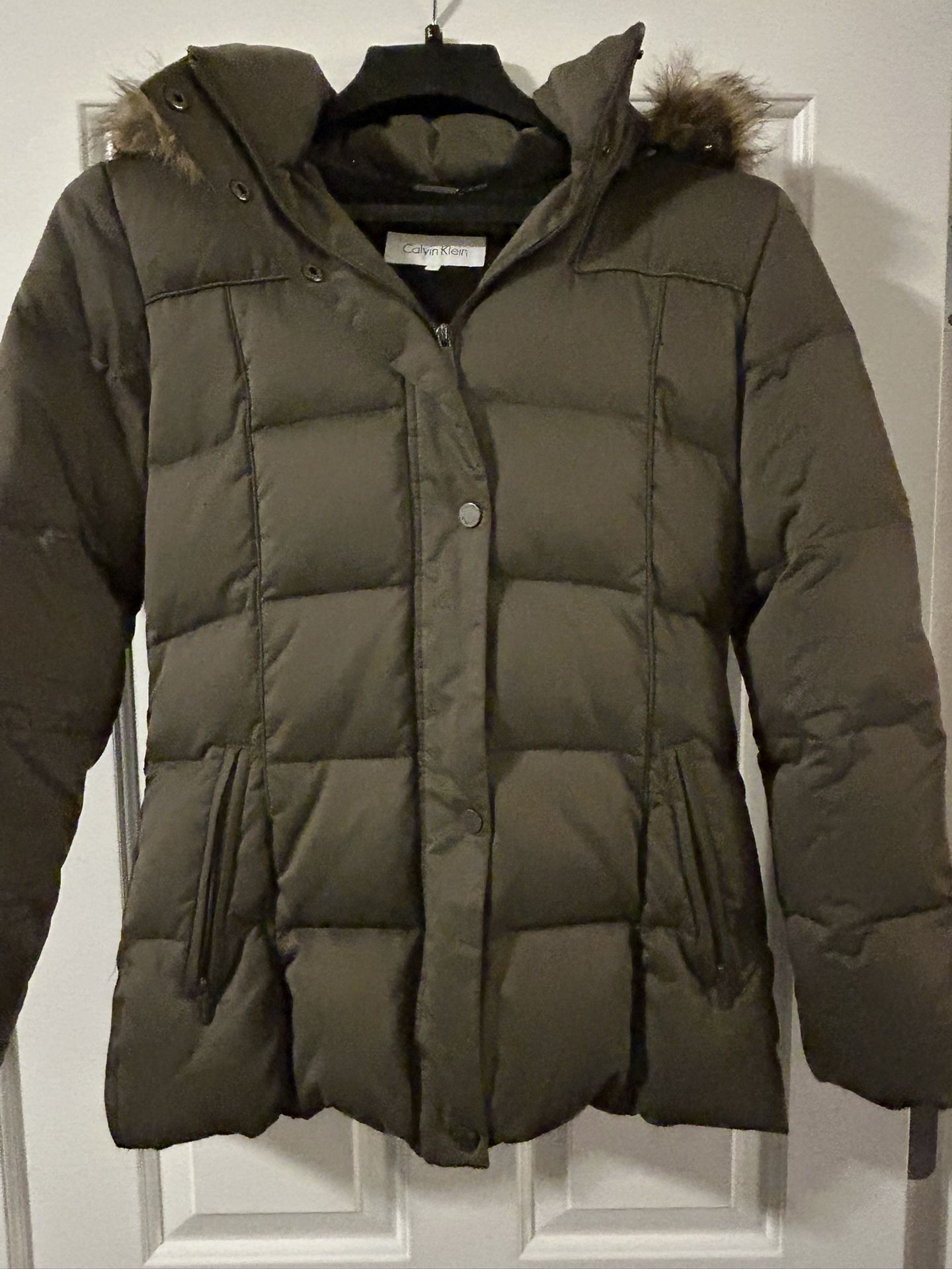 Calvin Klein faux-fur lined hooded puffer jacket - Size M