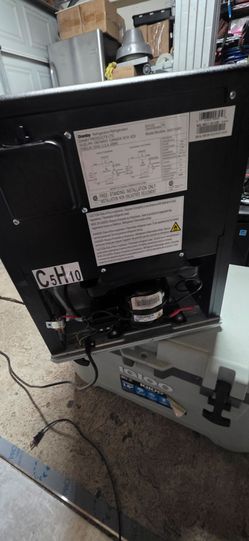 Mini fridge