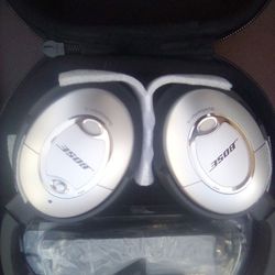 Bose And Sony Noise Cancelling Headphones 4pair