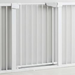 Safety Gate for Toddlers or Pets New Open Box.