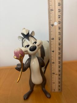 Lenox Looney Tunes "King of Romance" Pepé Le Pew Figurine