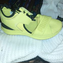 Mint Condition Used Only Once For Photoshoot Puma Fenty 7.5