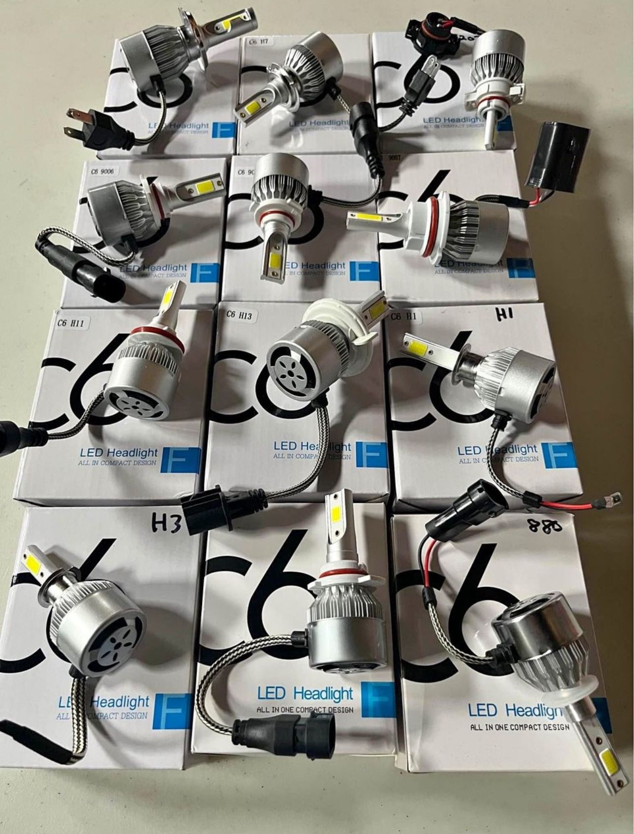 Pack of 2 Headlight Bulbs 600% Brighter 6000K Cool White Fanless Headlight LED Conversion Kits