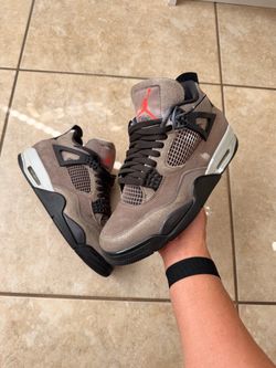 Air Jordan 4 Taupe Haze Sneakers