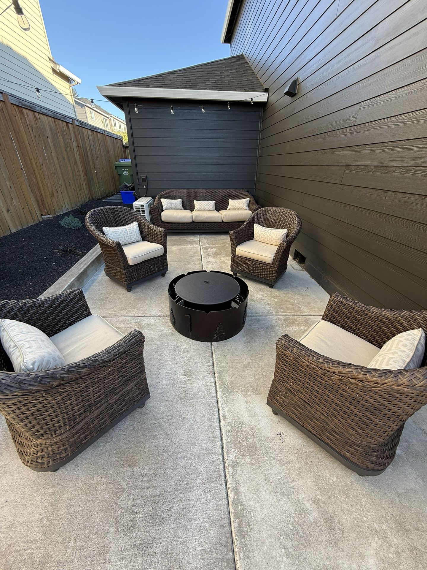 4 Sunbrella Chairs And Couch