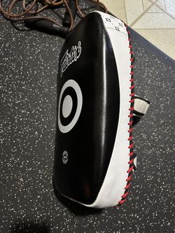 Fairtex Curved Single Muy Thai Pad