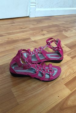 Girls sandals size 1