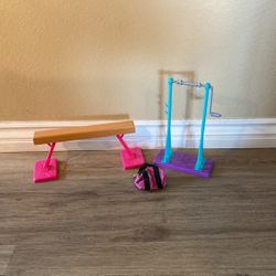 Barbie Gymnastics Bar, Balance Beam And Gym Bag