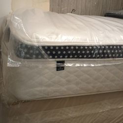 🎊🎉🎊🎉 $599 California King Wink Bed Luxury Mattress $599 🎊🎉🎊🎉