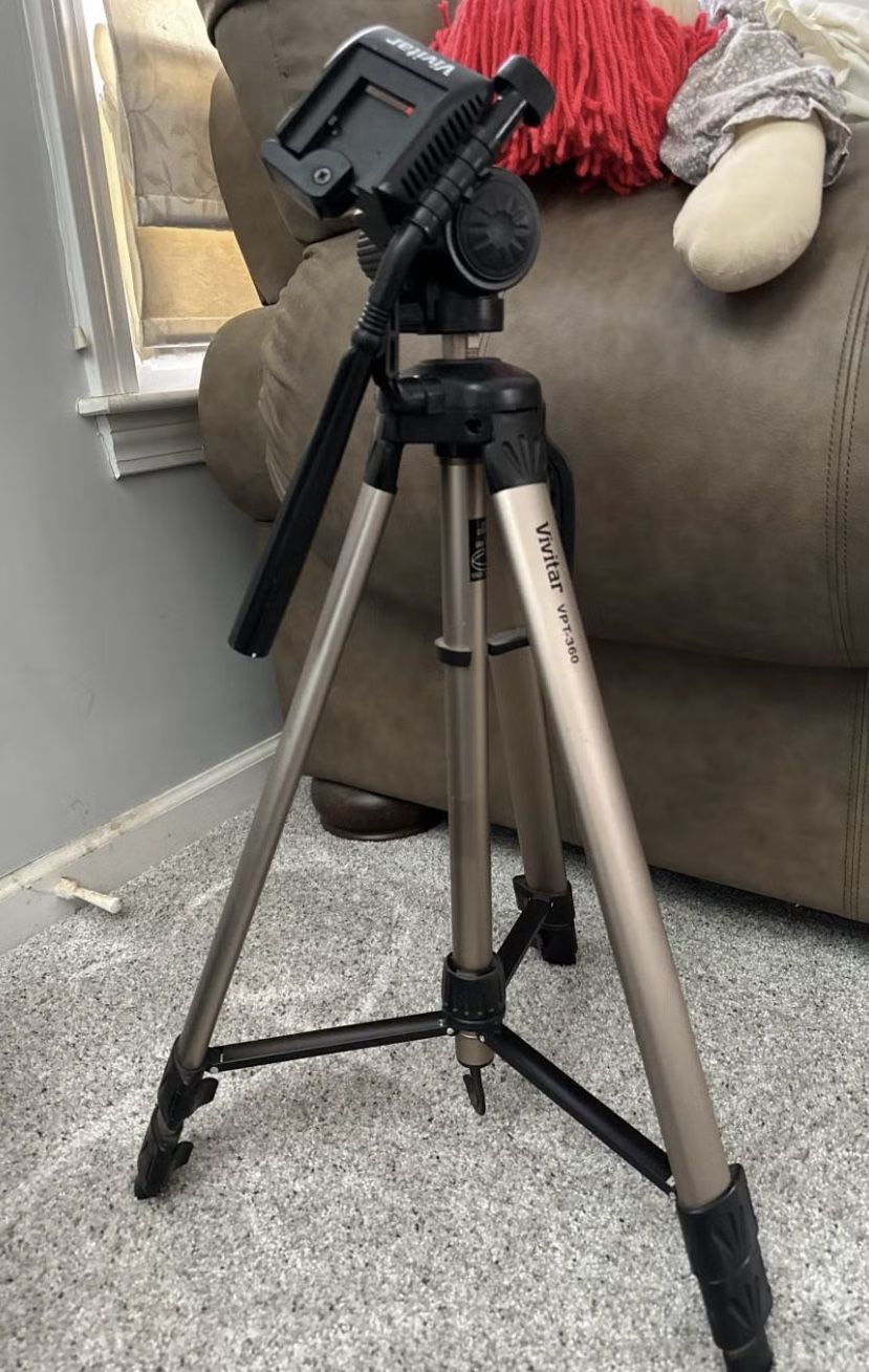 Vivitar VPT 360 tripod