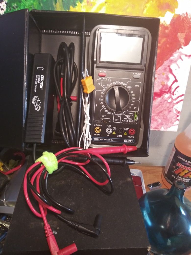 CenTech 95670 Automotive Style Test Multimeter With Inductive Pickup