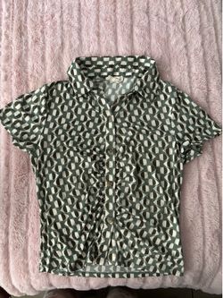 Women’s button down collar shirt