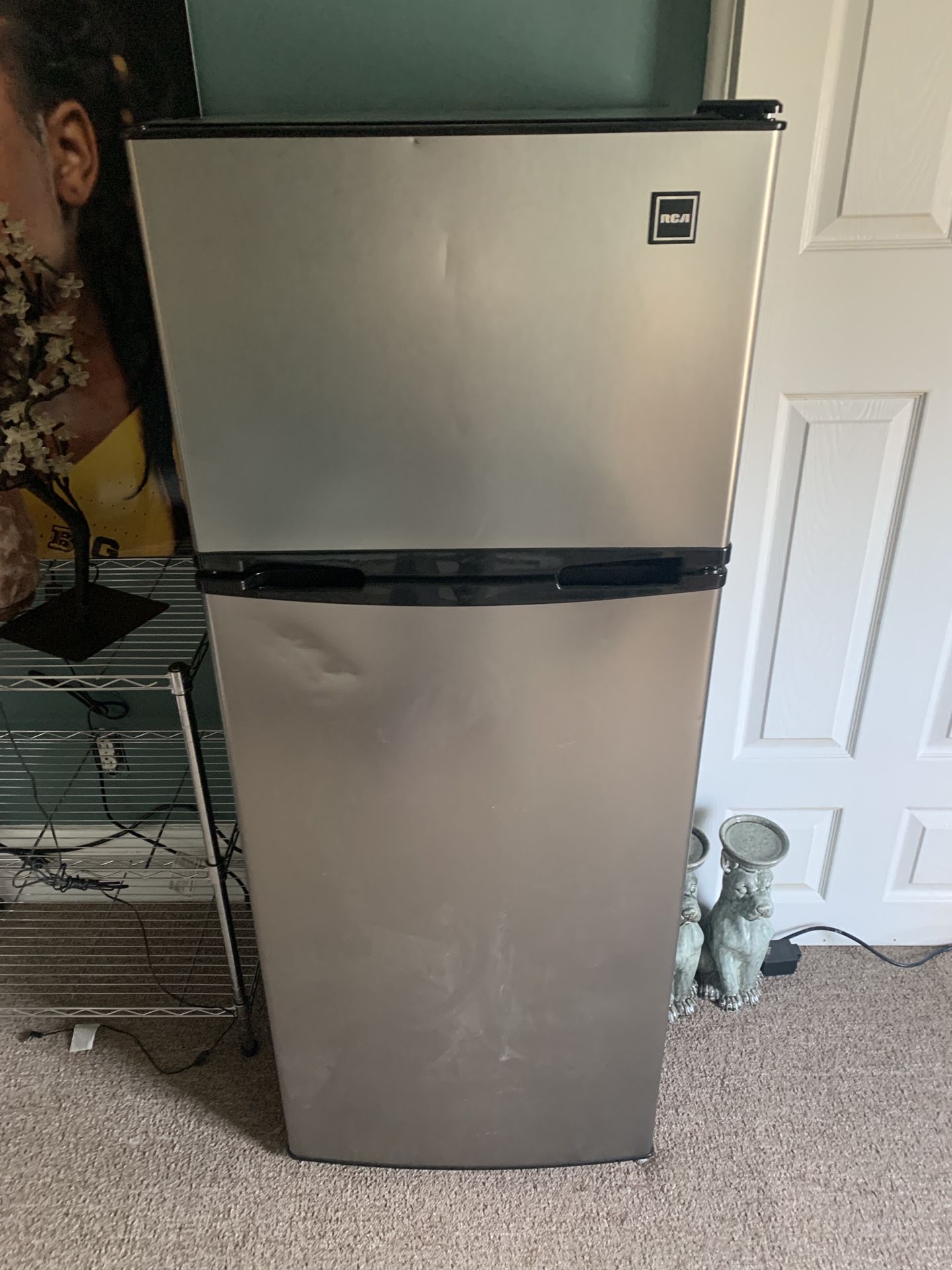 New 7.5 cubic feet refrigerator (RCA)