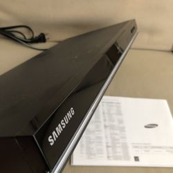 Samsung Blueray🥏- Excellent Condition with Remote