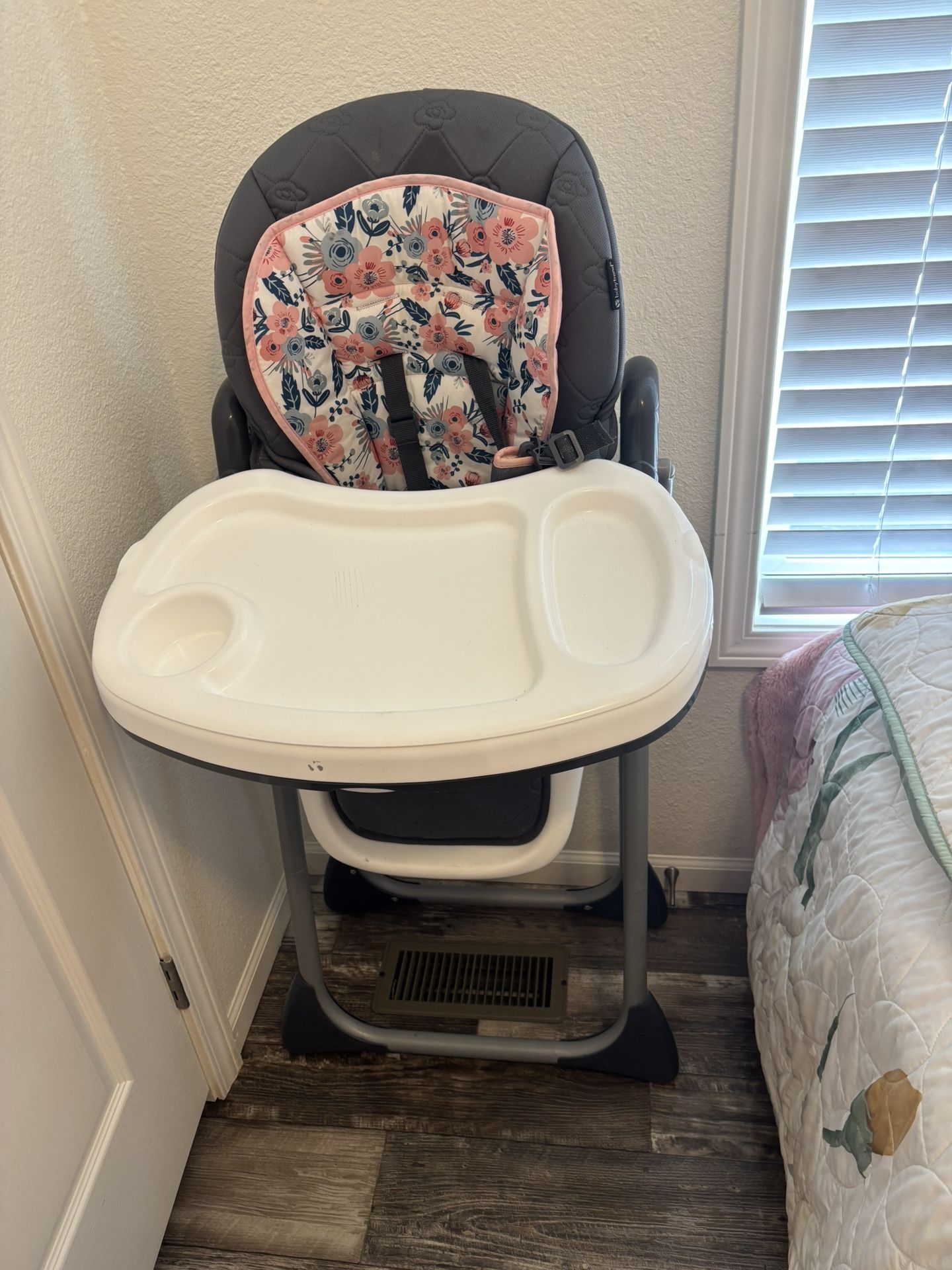 Used High chair For Girl… In Great Condition 